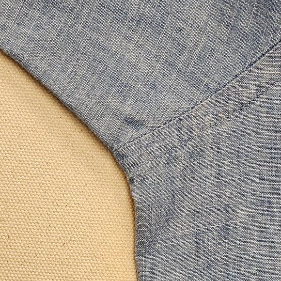 UNTUCKit Chambray Regular Fit Button Down XL - Picture 6 of 7